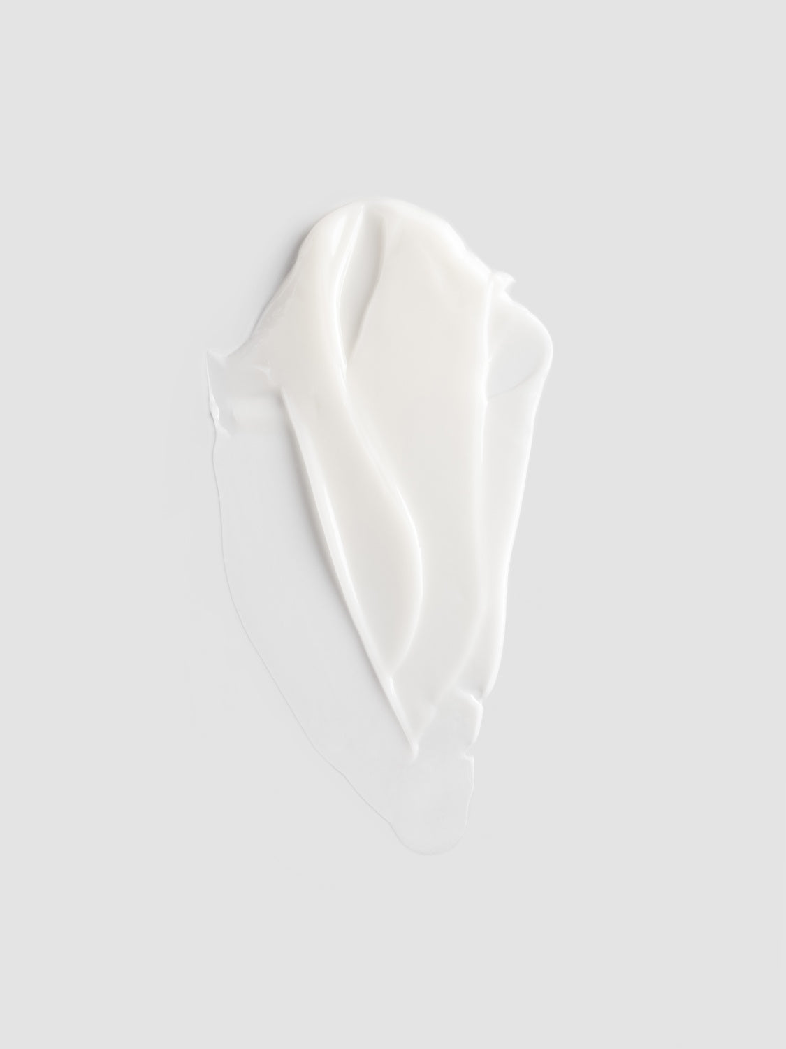 Tekstura Skintegra Tria Light tretmanske kreme protiv akni i komedona sa niacinamidom i još 13 aktivnih sastojaka