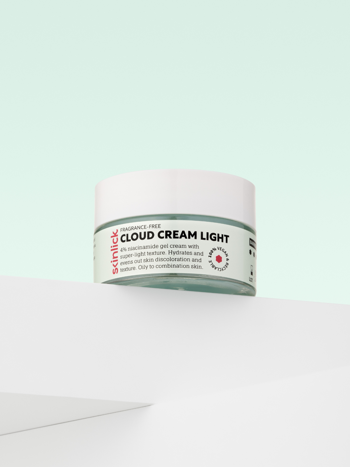 Skinlick Cloud Cream Light lagana gel krema s glicerinom, hijaluronom i 4% niacinamida u teglici
